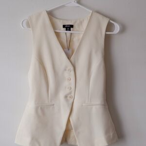 Cream Sleeveless Buttoned Vest